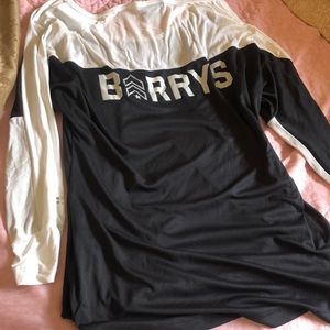 Barry’s long sleeve tee